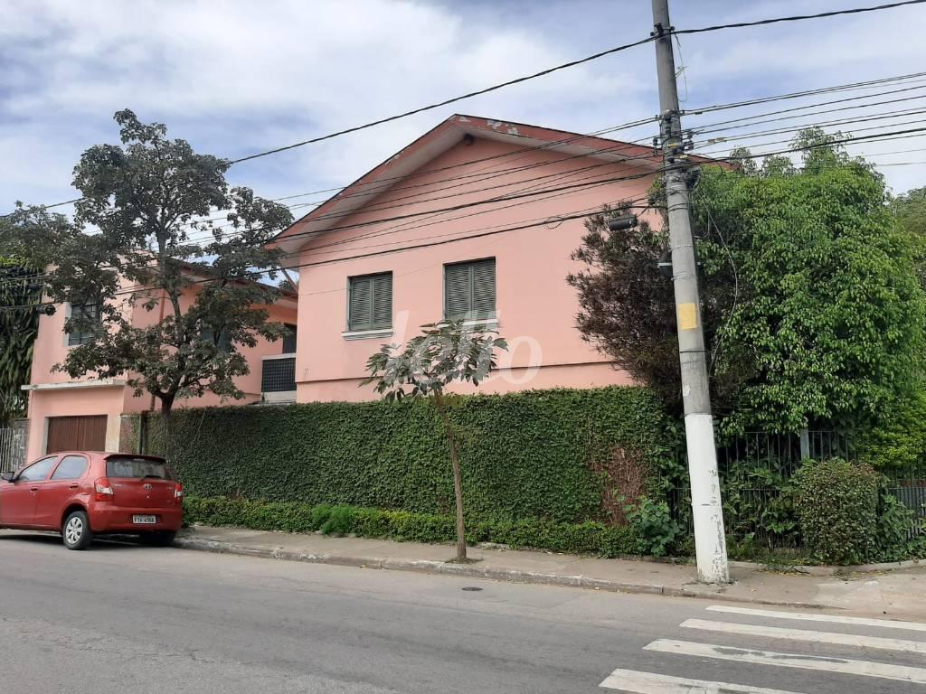 FACHADA de Casa à venda, sobrado com 174 m², 3 quartos e 3 vagas em Brooklin Paulista - São Paulo