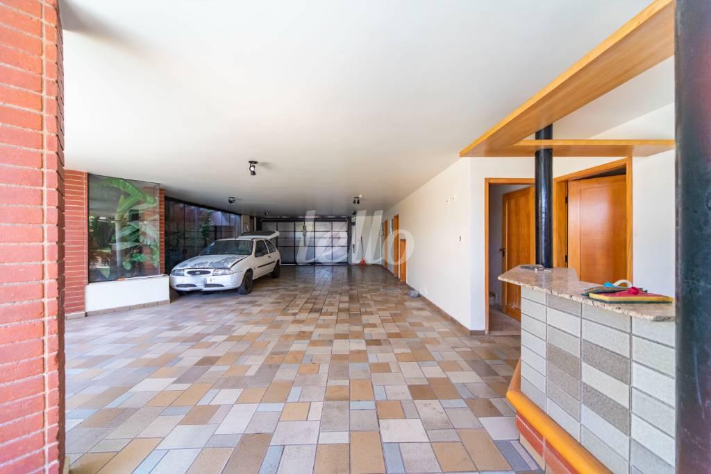 BAR E GARAGEM de Casa à venda, sobrado com 422 m², 4 quartos e 6 vagas em Jardim São Caetano - São Caetano do Sul