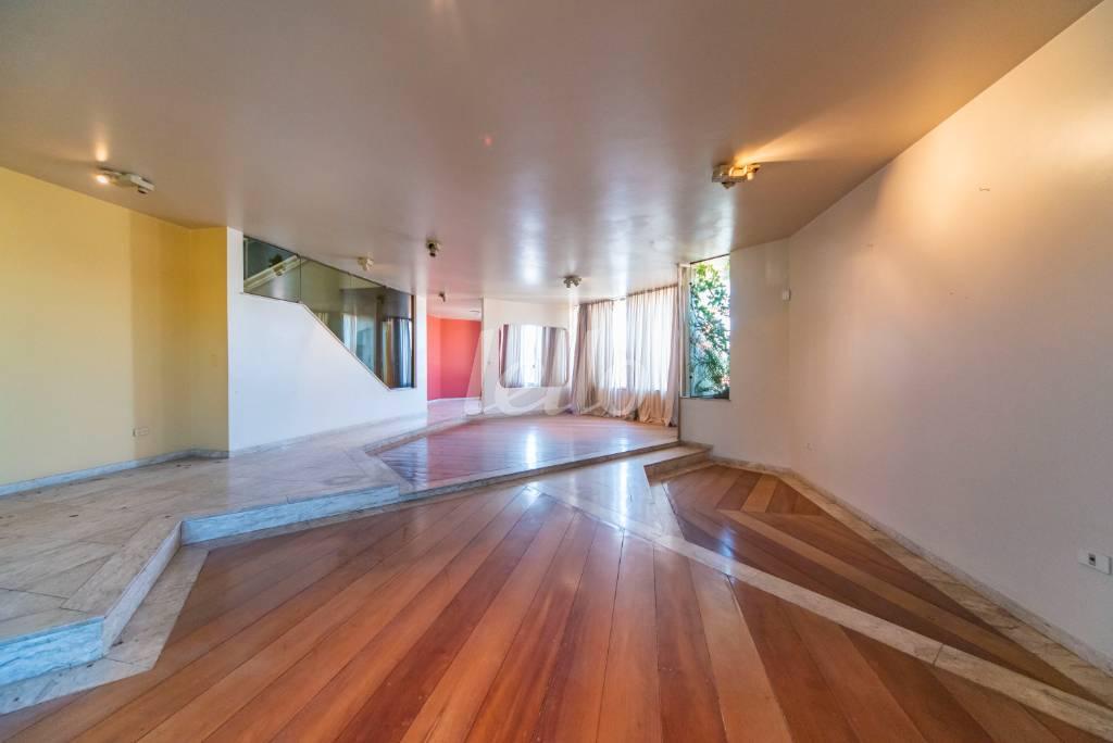 SALA de Casa à venda, sobrado com 422 m², 4 quartos e 6 vagas em Jardim São Caetano - São Caetano do Sul