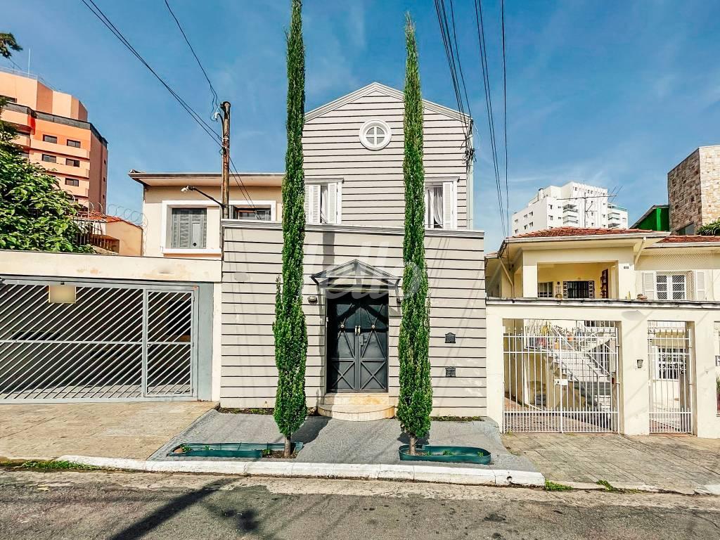 FACHADA de Casa à venda, sobrado com 520 m², 5 quartos e 5 vagas em Mirandopolis - São Paulo