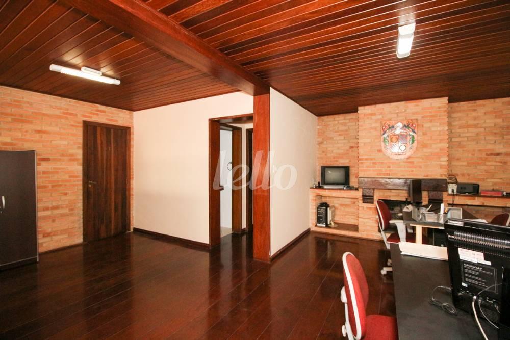SALA de Casa para alugar, assobradada com 200 m², 3 quartos e 3 vagas em Centro - Santo André