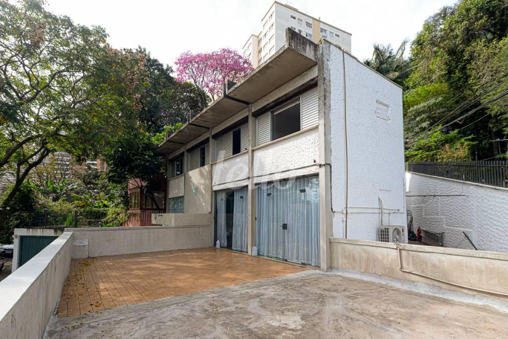 ENTRADA de Casa à venda, sobrado com 400 m², 5 quartos e 5 vagas em Sumarezinho - São Paulo
