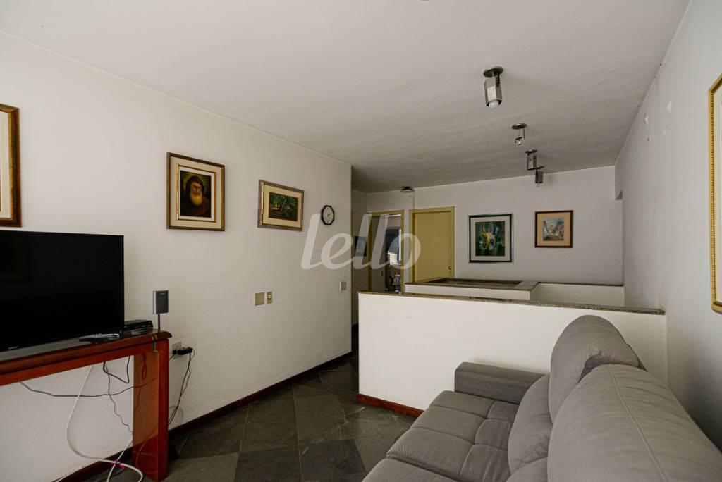SALA de Casa à venda, sobrado com 400 m², 5 quartos e 5 vagas em Sumarezinho - São Paulo