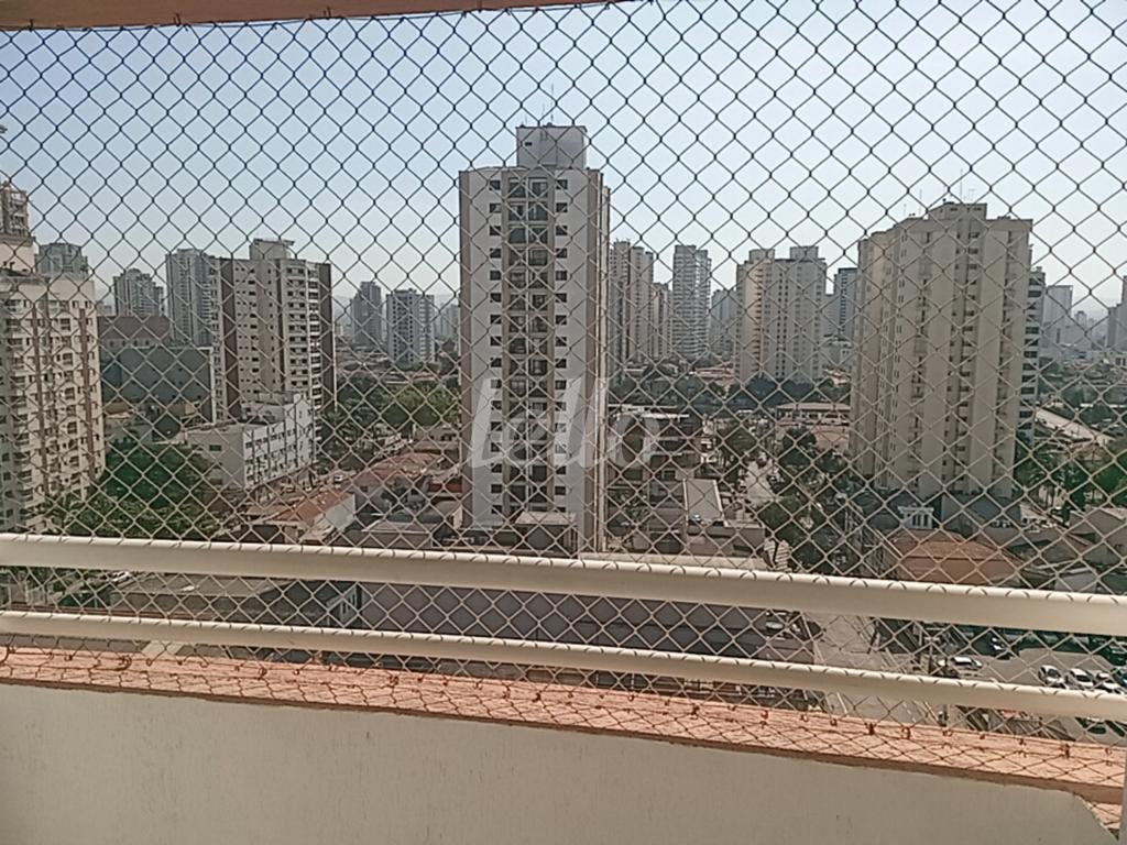 SACADA de Apartamento à venda, Padrão com 65 m², 2 quartos e 2 vagas em Vila Azevedo - São Paulo