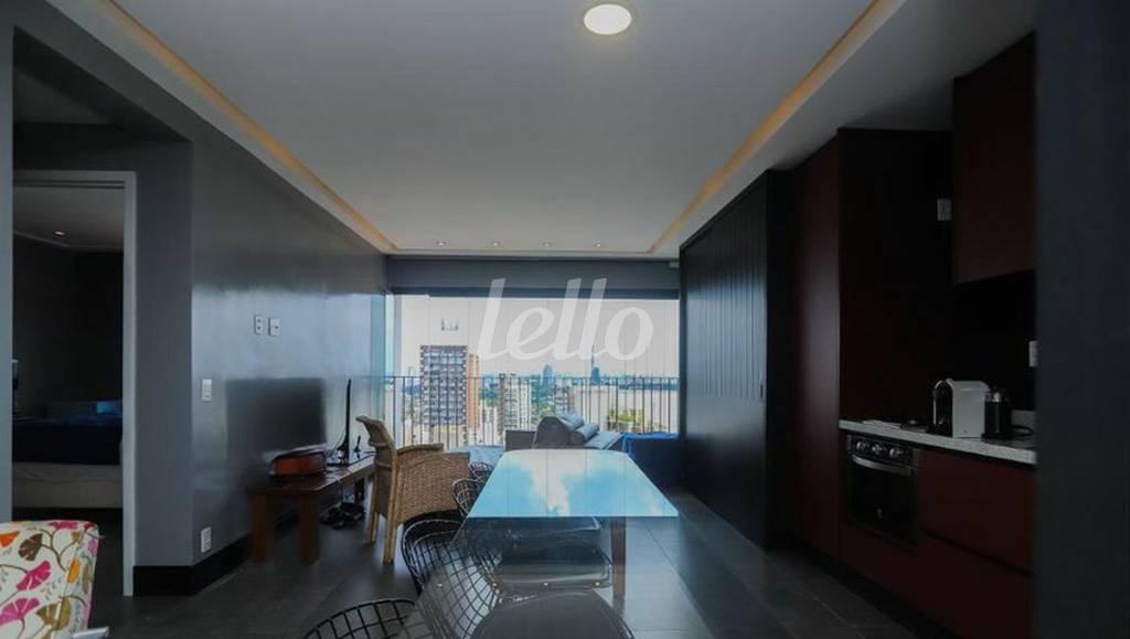 SALA de Apartamento à venda, Padrão com 64 m², 2 quartos e 1 vaga em Perdizes - São Paulo