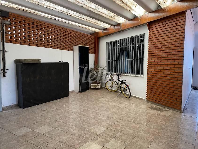 GARAGEM de Casa à venda, sobrado com 220 m², 2 quartos e 2 vagas em Vila Mazzei - São Paulo