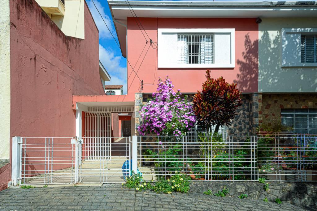 FACHADA de Casa à venda, sobrado com 140 m², 3 quartos e 5 vagas em Mirandopolis - São Paulo