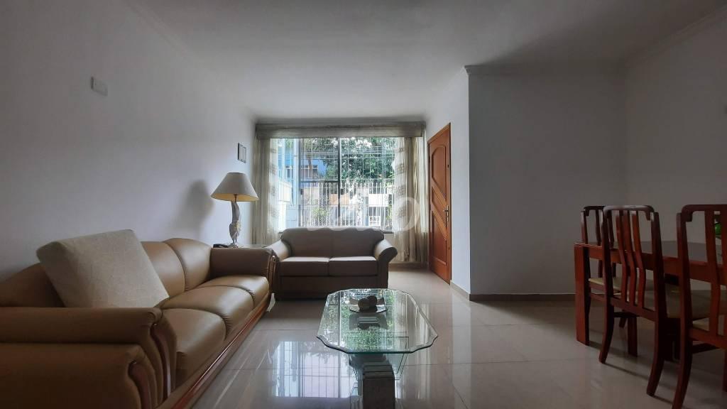 LIVING de Casa à venda, térrea com 180 m², 3 quartos e 2 vagas em Vila Monumento - São Paulo