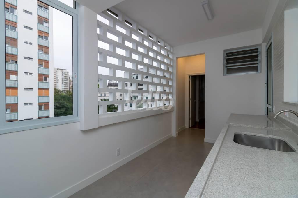 ÁREA DE SERVIÇO de Apartamento à venda, Padrão com 239 m², 3 quartos e 1 vaga em Higienópolis - São Paulo