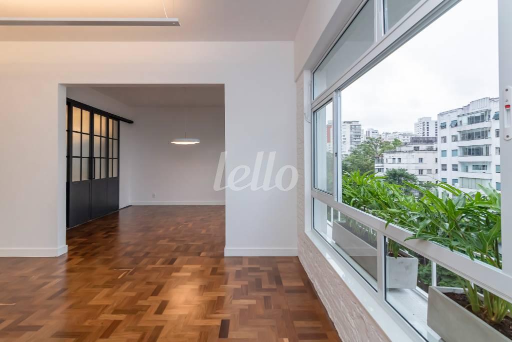 SALA de Apartamento à venda, Padrão com 239 m², 3 quartos e 1 vaga em Higienópolis - São Paulo