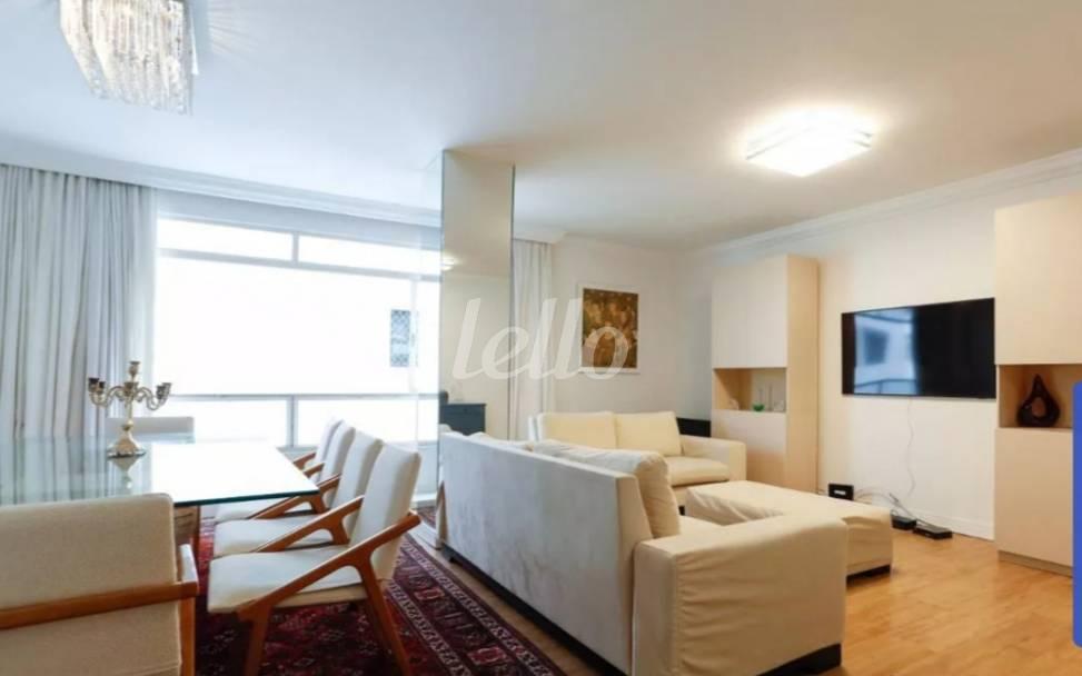 SALA de Apartamento à venda, Padrão com 145 m², 3 quartos e 1 vaga em Santa Cecília - São Paulo