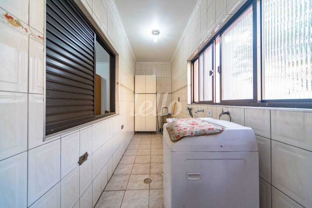 ÁREA DE SERVIÇO de Casa à venda, térrea com 174 m², 3 quartos e 5 vagas em Vila Baeta Neves - São Bernardo do Campo