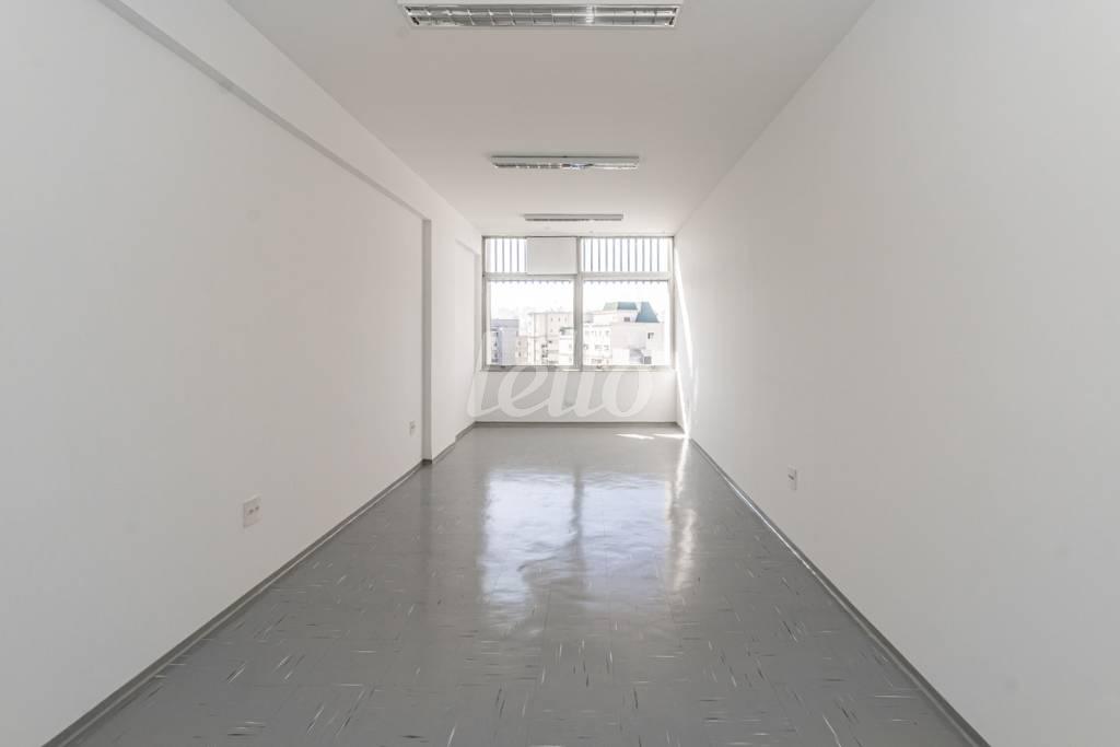 SALA de Sala / Conjunto para alugar, Padrão com 32 m², e em Jardim Paulista - São Paulo