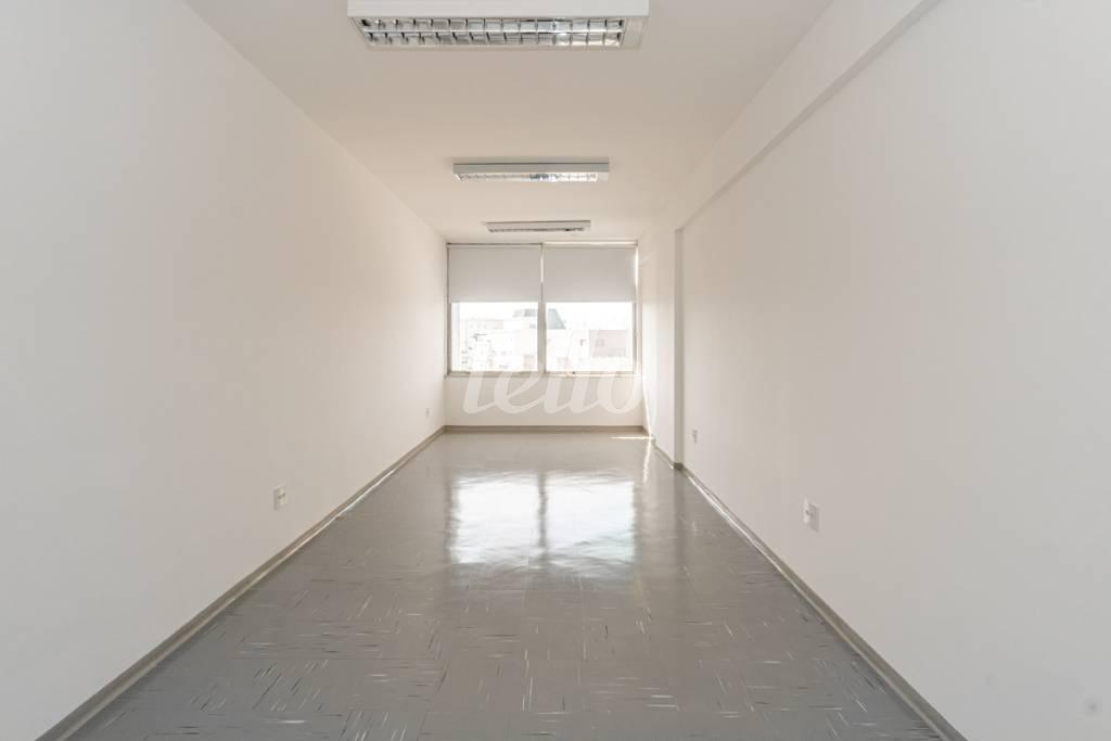 SALA 3 de Sala / Conjunto para alugar, Padrão com 339 m², e 10 vagas em Jardim Paulista - São Paulo