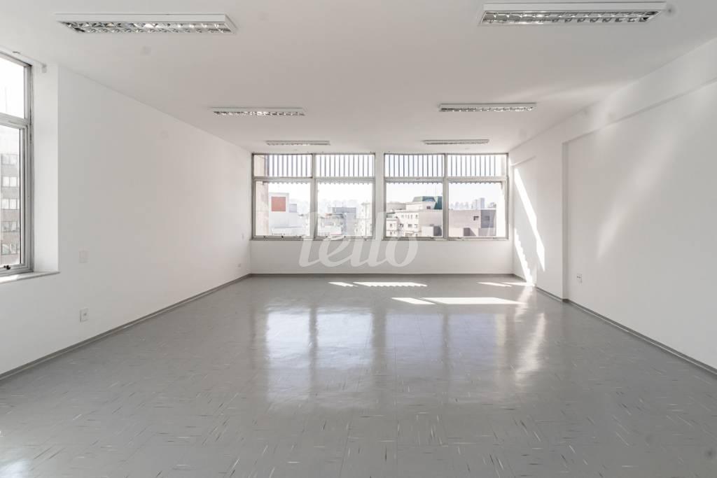 SALA 8 de Sala / Conjunto para alugar, Padrão com 339 m², e 10 vagas em Jardim Paulista - São Paulo