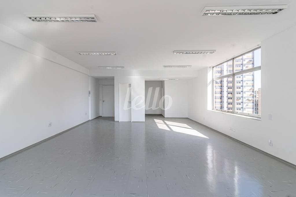 SALA 8 de Sala / Conjunto para alugar, Padrão com 339 m², e 10 vagas em Jardim Paulista - São Paulo