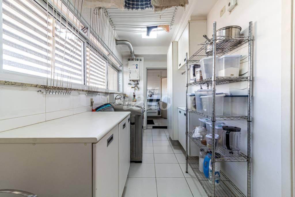 ÁREA DE SERVIÇO de Apartamento para alugar, Padrão com 190 m², 4 quartos e 4 vagas em Sumarezinho - São Paulo
