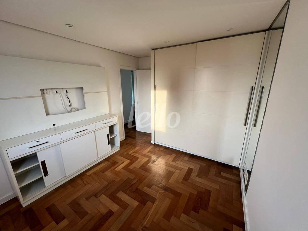 DORMITÓRIO de Apartamento à venda, Padrão com 76 m², 2 quartos e 2 vagas em Mirandopolis - São Paulo
