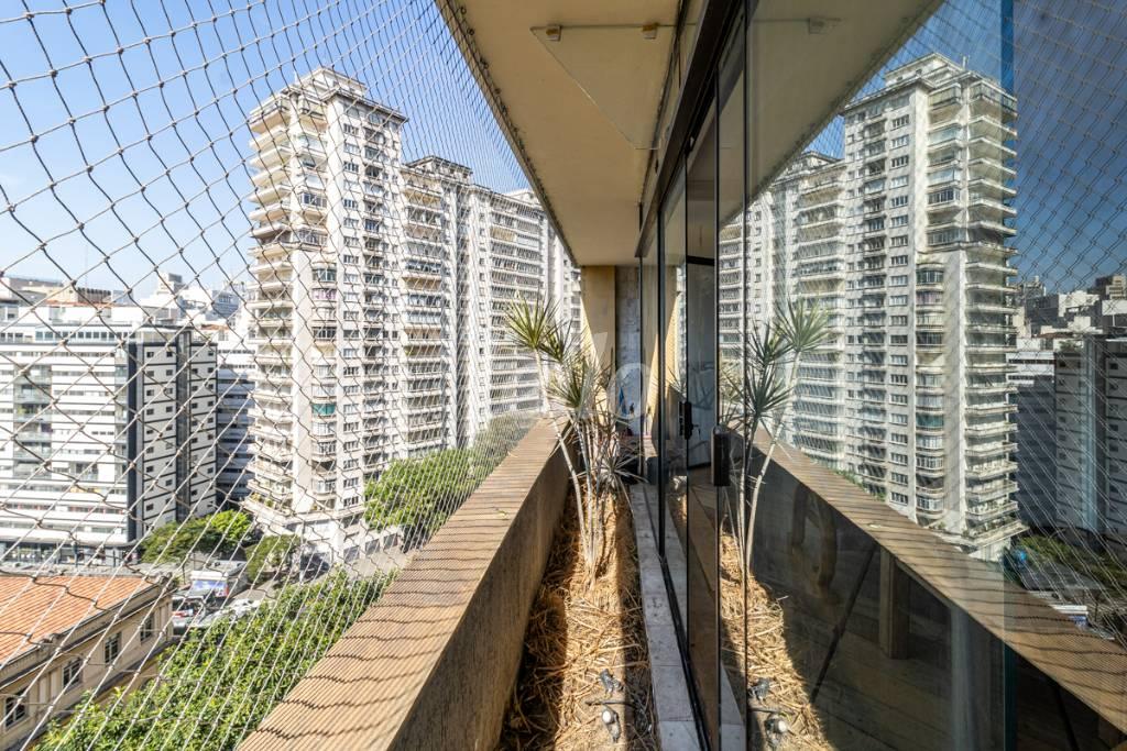 VARANDA de Apartamento para alugar, Padrão com 460 m², 4 quartos e 1 vaga em República - São Paulo