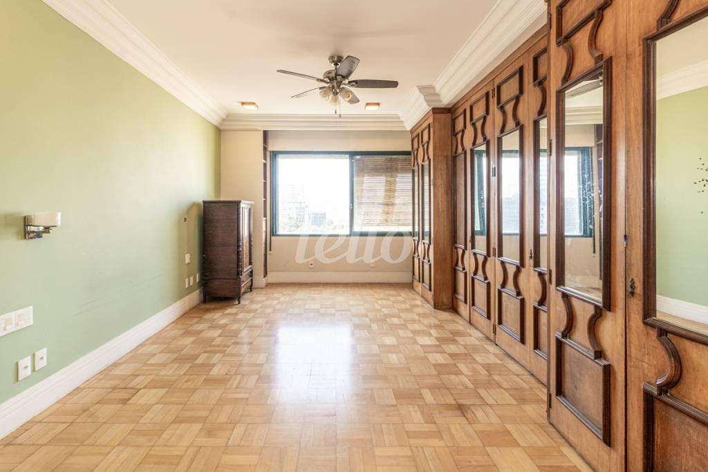SUÍTE 2 de Apartamento para alugar, Padrão com 460 m², 4 quartos e 1 vaga em República - São Paulo
