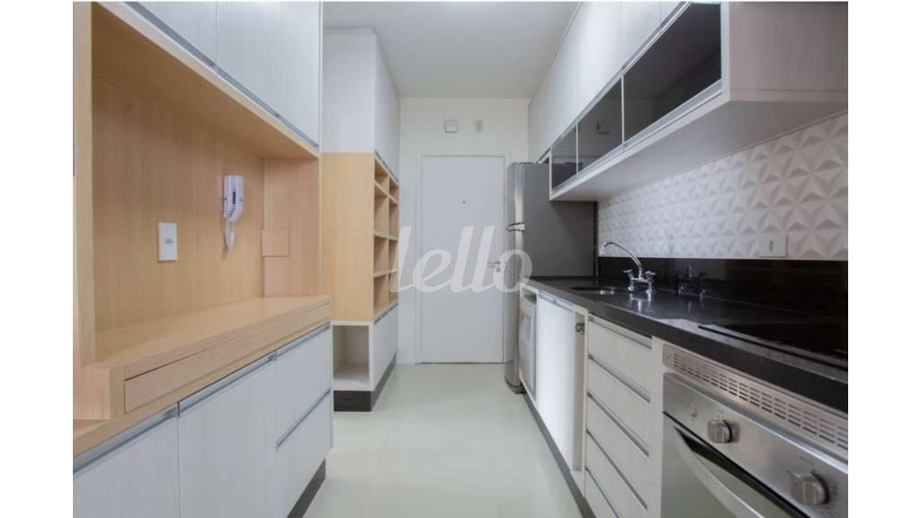 COZINHA de Apartamento à venda, Padrão com 102 m², 3 quartos e 2 vagas em Vila Nova Conceição - São Paulo