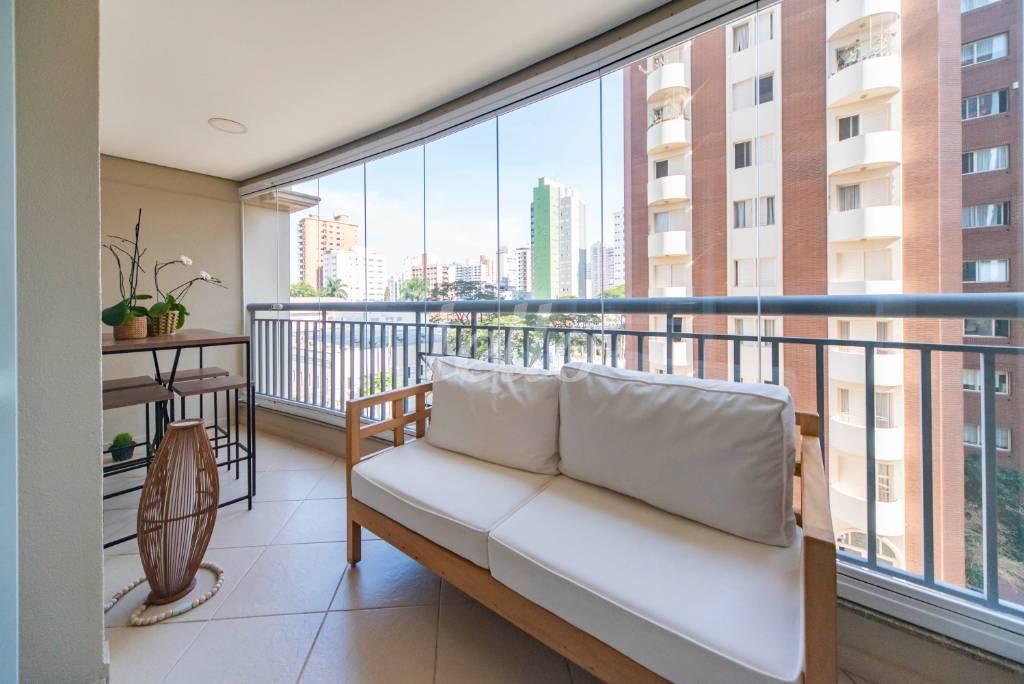 VARANDA GOURMET de Apartamento à venda, Padrão com 118 m², 3 quartos e 3 vagas em Centro - Santo André