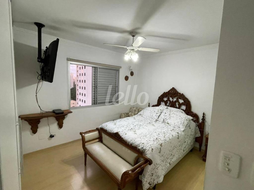 SUÍTE 2 de Apartamento à venda, Padrão com 180 m², 3 quartos e 2 vagas em Campo Belo - São Paulo