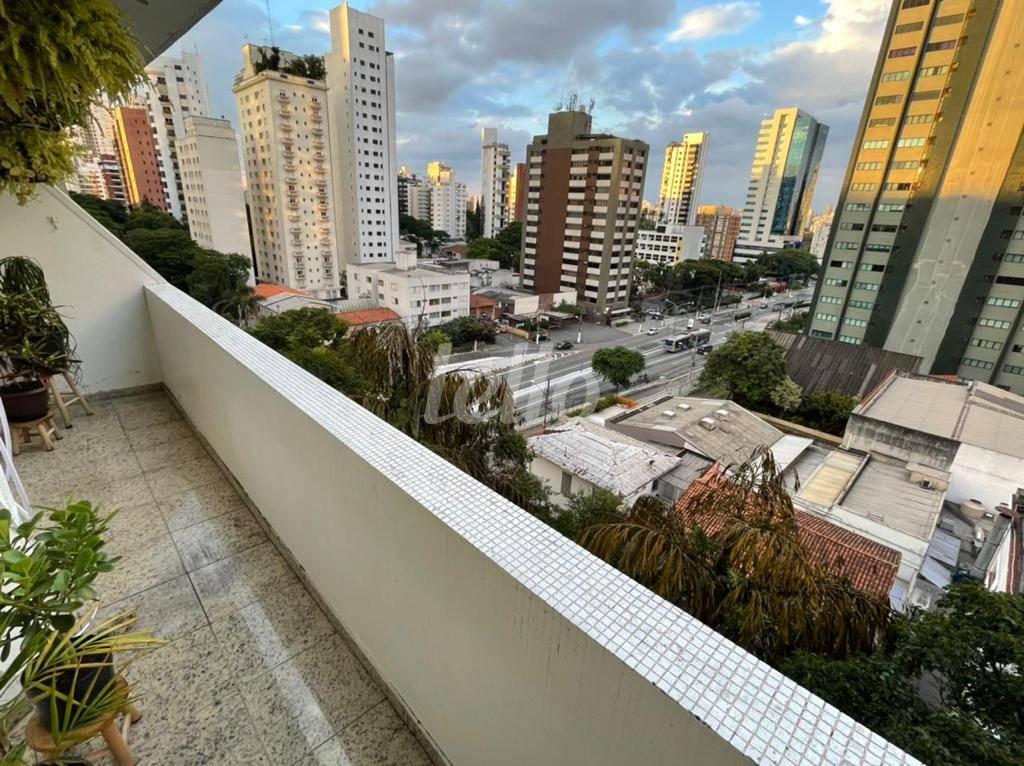 SACADA de Apartamento à venda, Padrão com 180 m², 3 quartos e 2 vagas em Campo Belo - São Paulo