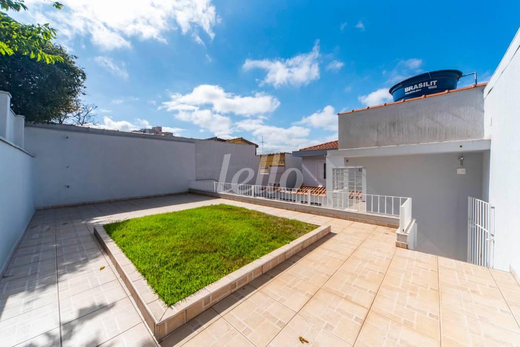 QUINTAL FUNDOS de Casa à venda, sobrado com 227 m², 4 quartos e 3 vagas em Vila Amabile Pezzolo - Santo André