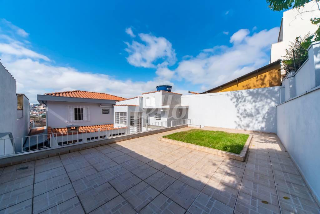 QUINTAL FUNDOS de Casa à venda, sobrado com 227 m², 4 quartos e 3 vagas em Vila Amabile Pezzolo - Santo André