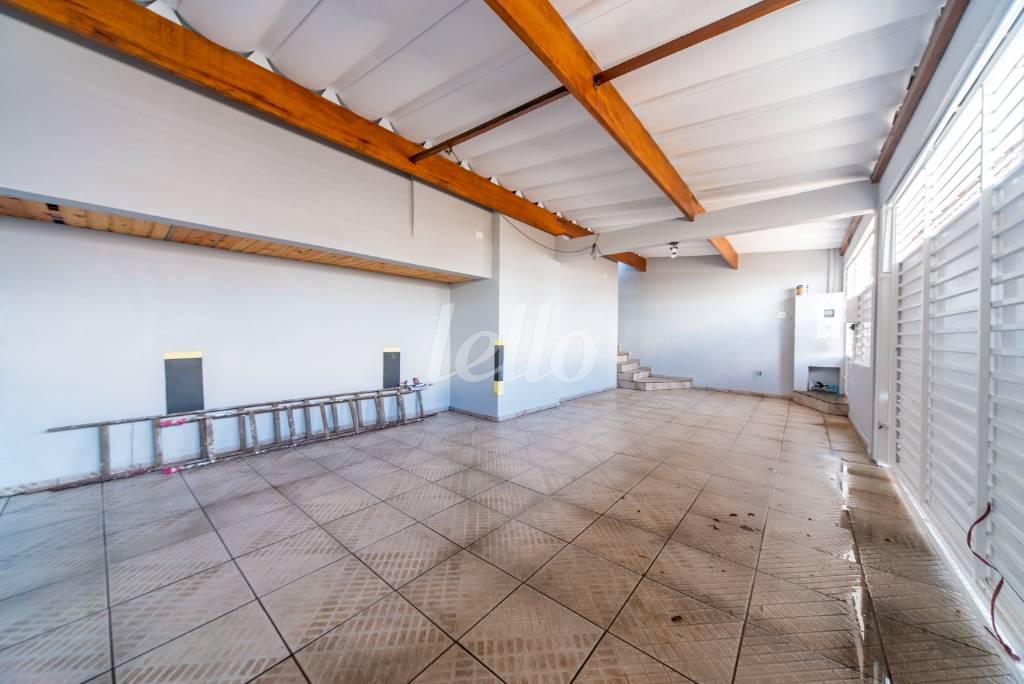 GARAGEM de Casa à venda, sobrado com 227 m², 4 quartos e 3 vagas em Vila Amabile Pezzolo - Santo André