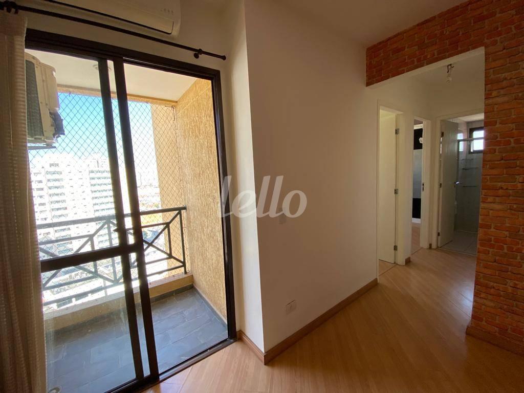 SACADA COM CORREDOR de Apartamento à venda, Padrão com 70 m², 3 quartos e 1 vaga em Mooca - São Paulo