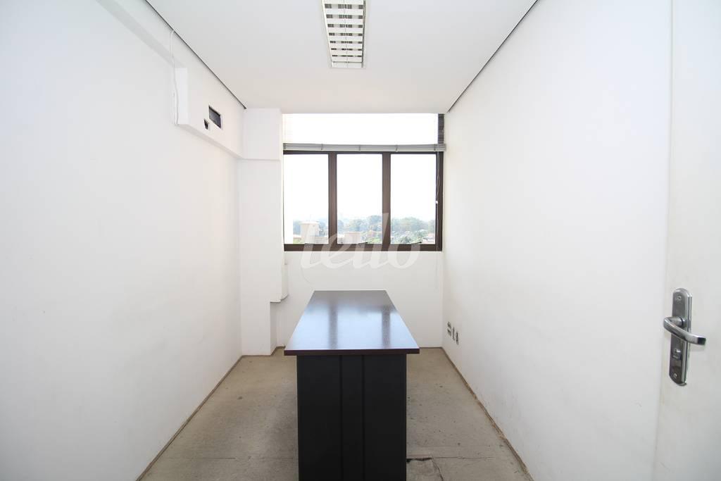 SALA 6 de Sala / Conjunto para alugar, Padrão com 240 m², e 3 vagas em Jardim Paulistano - São Paulo