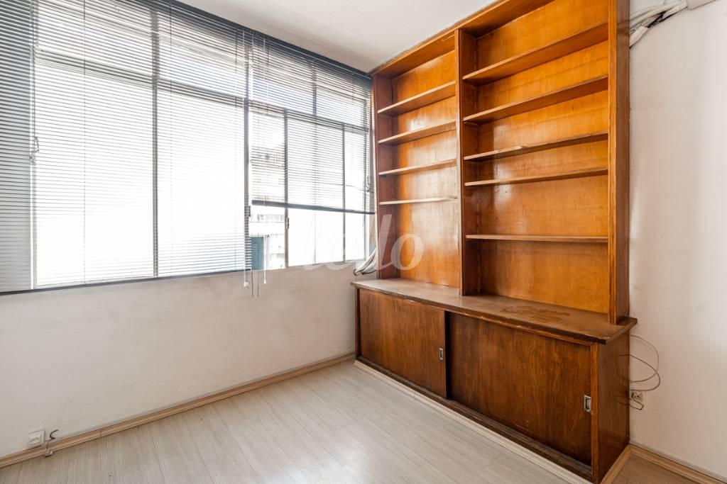 SALA 1 de Sala / Conjunto para alugar, Padrão com 66 m², e em República - São Paulo