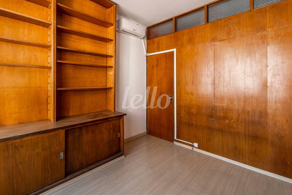 SALA 1 de Sala / Conjunto para alugar, Padrão com 66 m², e em República - São Paulo