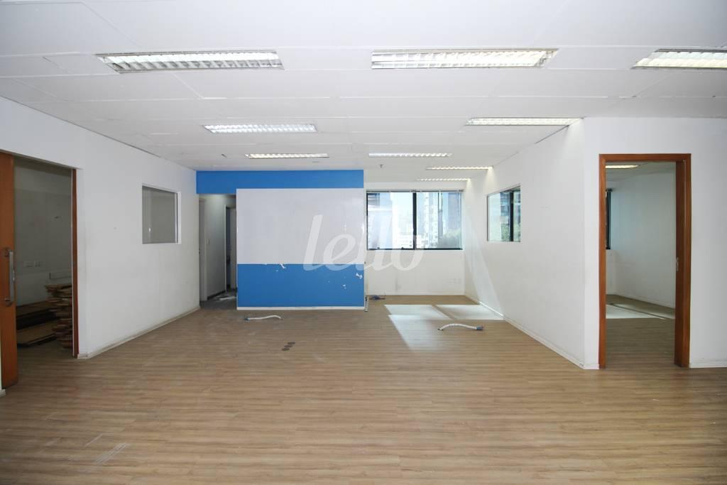 SALA PRINCIPAL de Sala / Conjunto para alugar, Padrão com 140 m², e 3 vagas em Cidade Monções - São Paulo