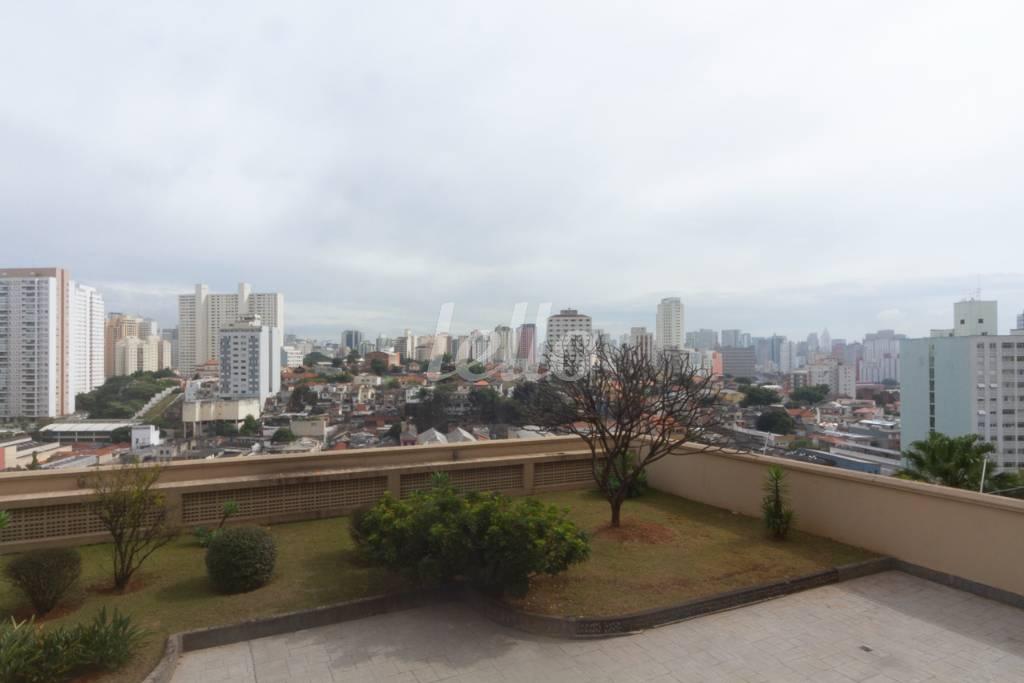 VISTA DA SACADA de Apartamento à venda, Padrão com 35 m², 1 quarto e em Cambuci - São Paulo