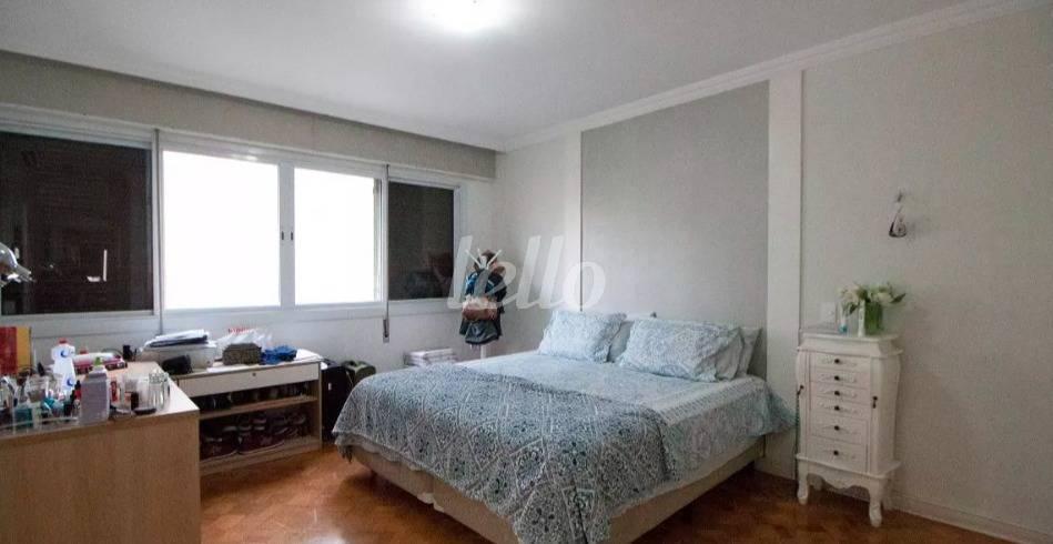 DORMITÓRIO de Apartamento à venda, Padrão com 188 m², 3 quartos e 1 vaga em Higienópolis - São Paulo