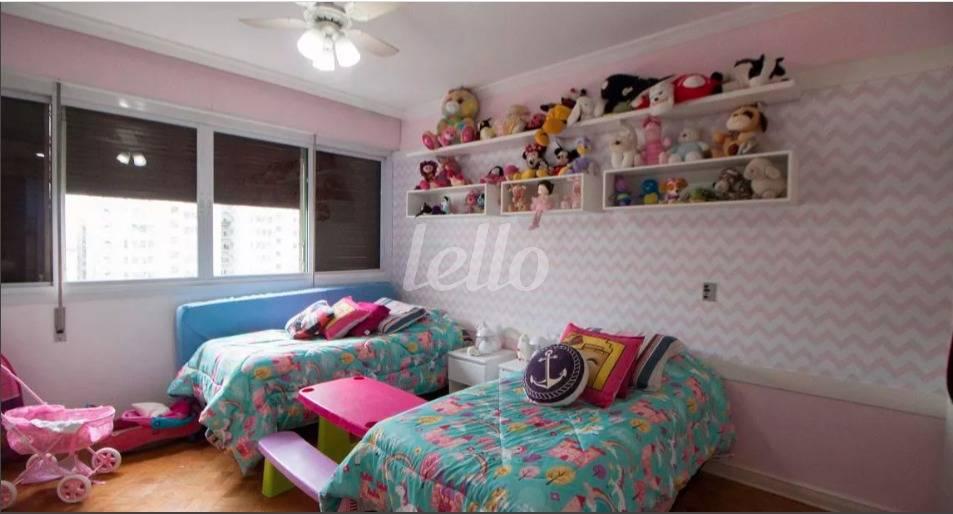 DORMITÓRIO de Apartamento à venda, Padrão com 188 m², 3 quartos e 1 vaga em Higienópolis - São Paulo