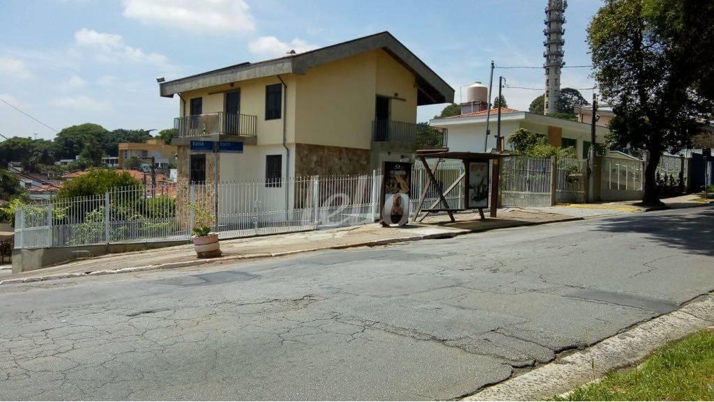 FACHADA de Casa à venda, sobrado com 380 m², 1 quarto e 14 vagas em Alto da Lapa - São Paulo
