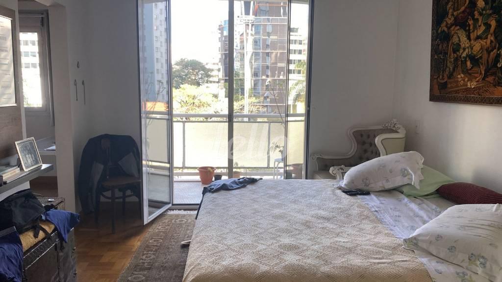 SUÍTE de Apartamento para alugar, Padrão com 190 m², 3 quartos e 1 vaga em Paraíso - São Paulo