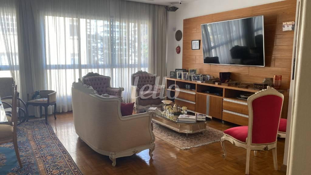 SALA de Apartamento para alugar, Padrão com 190 m², 3 quartos e 1 vaga em Paraíso - São Paulo