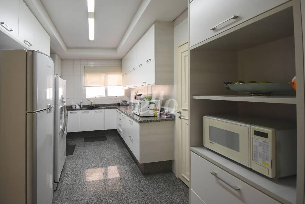 COZINHA de Apartamento à venda, Padrão com 367 m², 4 quartos e 6 vagas em Jardins - São Paulo