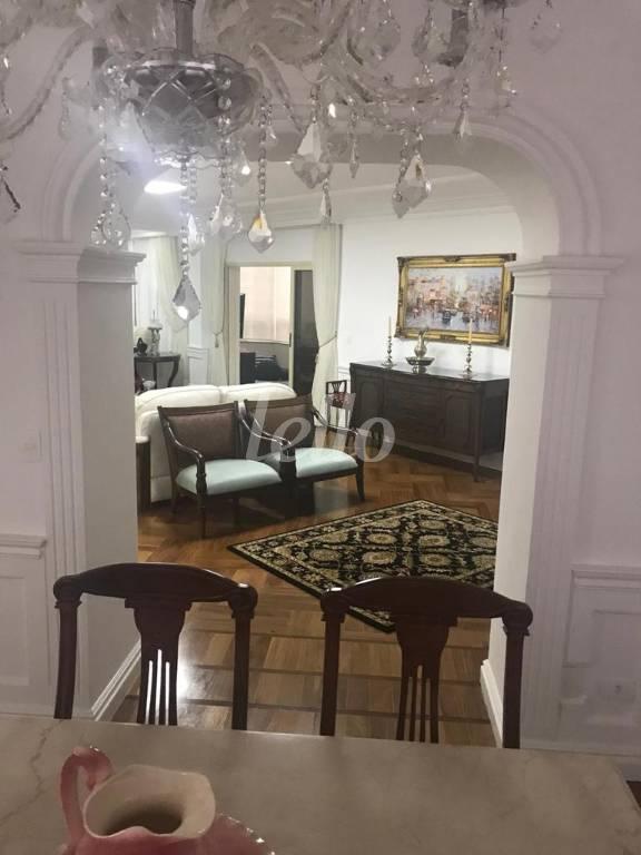 SALA DOIS AMBIENTES de Apartamento à venda, Padrão com 334 m², 4 quartos e 5 vagas em Vila Gomes Cardim - São Paulo
