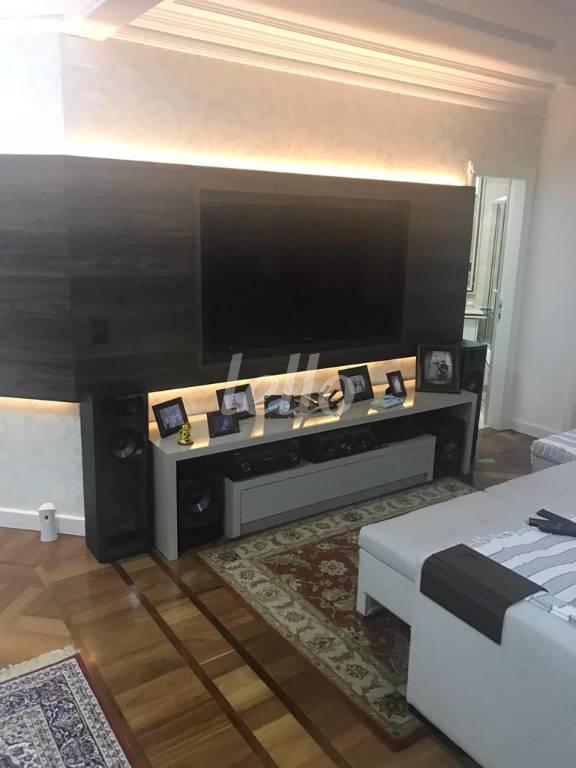SALA DE TV de Apartamento à venda, Padrão com 334 m², 4 quartos e 5 vagas em Vila Gomes Cardim - São Paulo