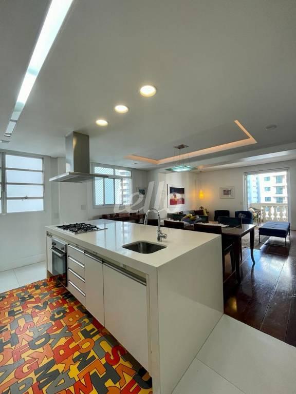 COZINHA de Apartamento à venda, Padrão com 270 m², 3 quartos e 2 vagas em Higienópolis - São Paulo