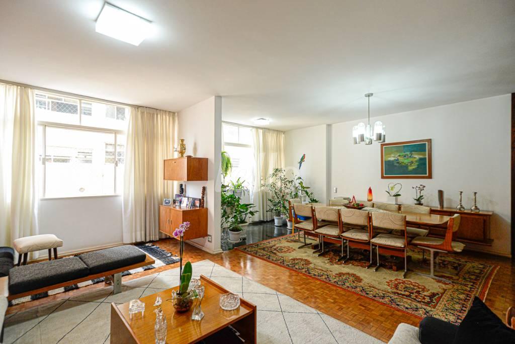 SALA de Apartamento à venda, Padrão com 160 m², 3 quartos e 2 vagas em Jardim Paulista - São Paulo