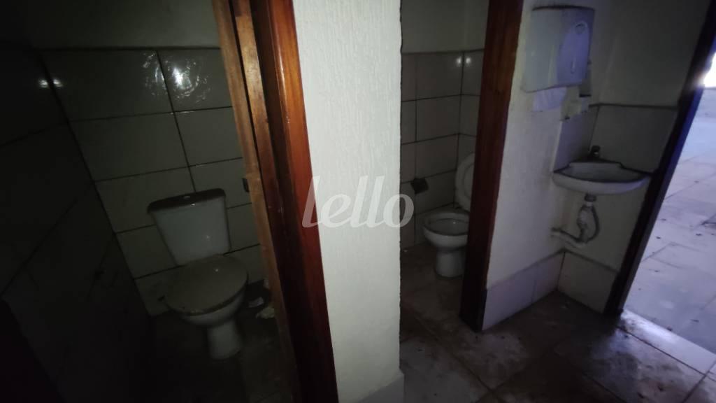 WC de Salão para alugar, Padrão com 210 m², e em Santana - São Paulo