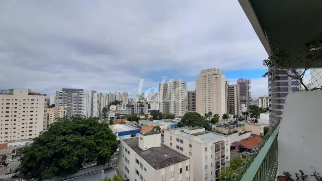 VISTA PELA JANELA DA SALA de Apartamento à venda, Padrão com 142 m², 3 quartos e 2 vagas em Centro - Santo André