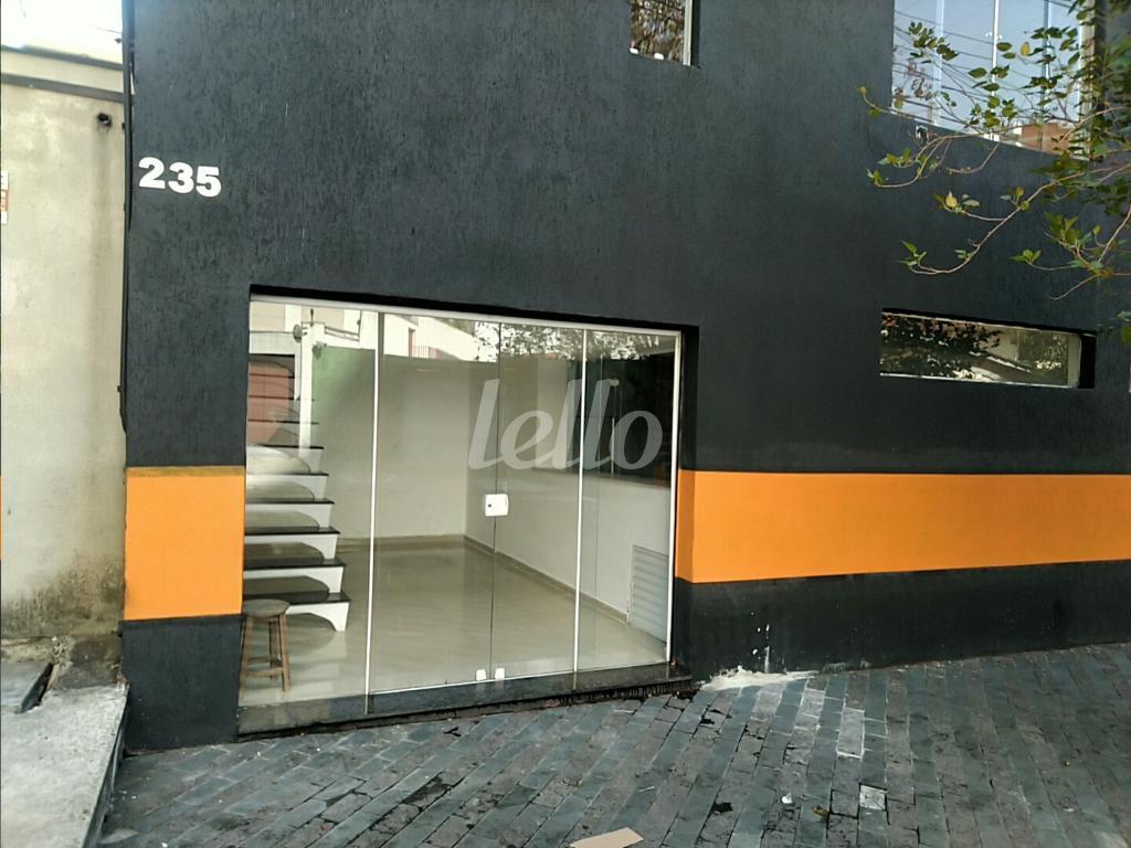 FACHADA de Prédio Comercial à venda, Monousuário com 306 m², e em Água Fria - São Paulo